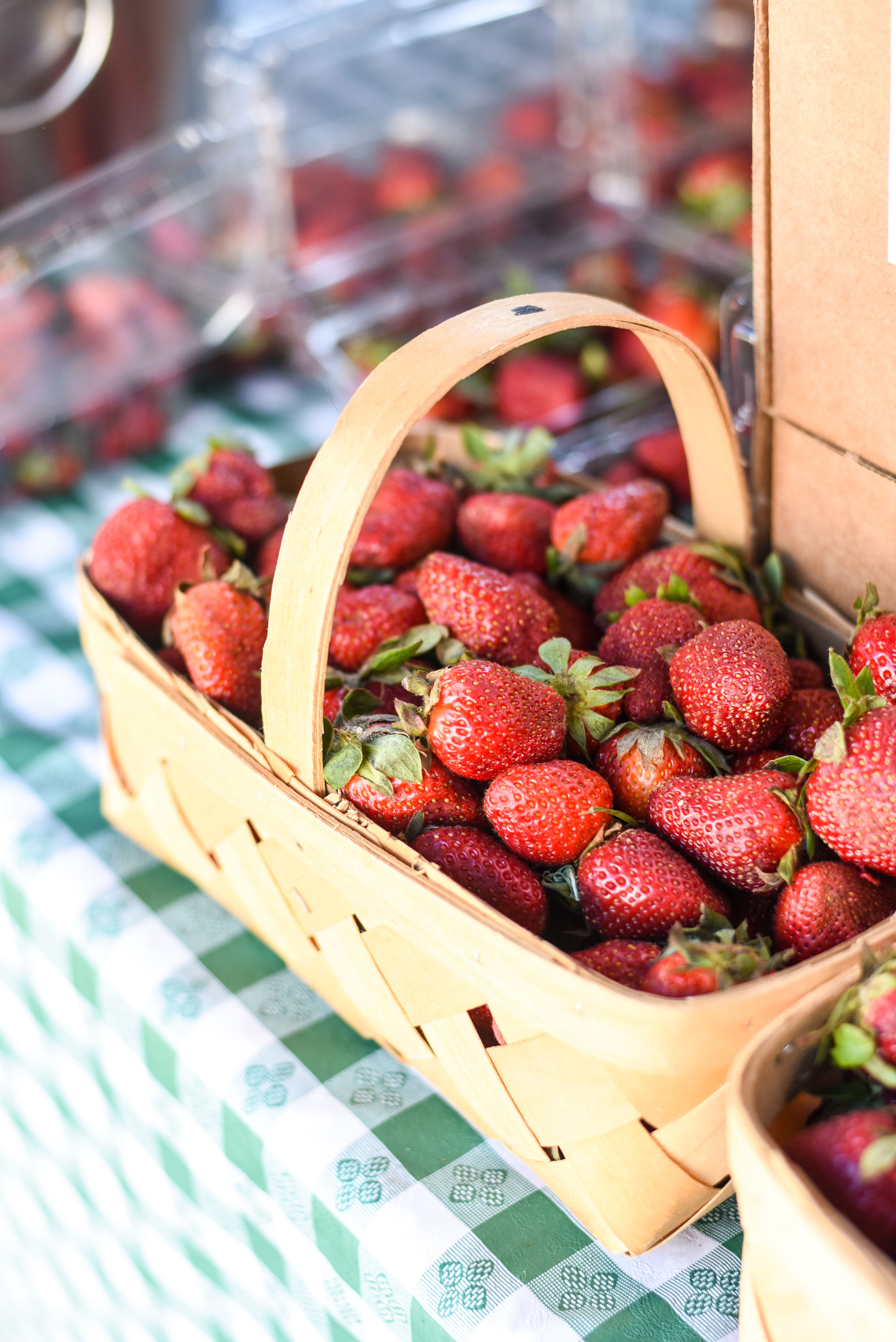 Tips for choosing, storing, and saving strawberries